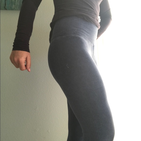 ❄️ Perfect Gift ❄️ Balanced Yoga Pants ❄️1 Left - Picture 4 of 5